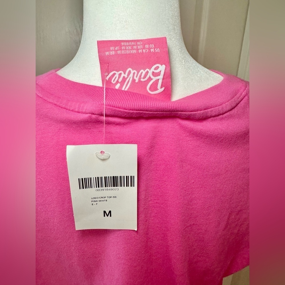NWT Forever 21 x Barbie Graphic Crop Tee Pink Logo T-Shirt Size M - Picture 3 of 4